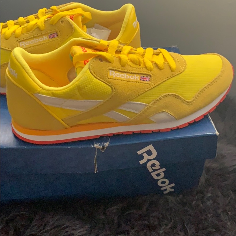 Rebook size 8